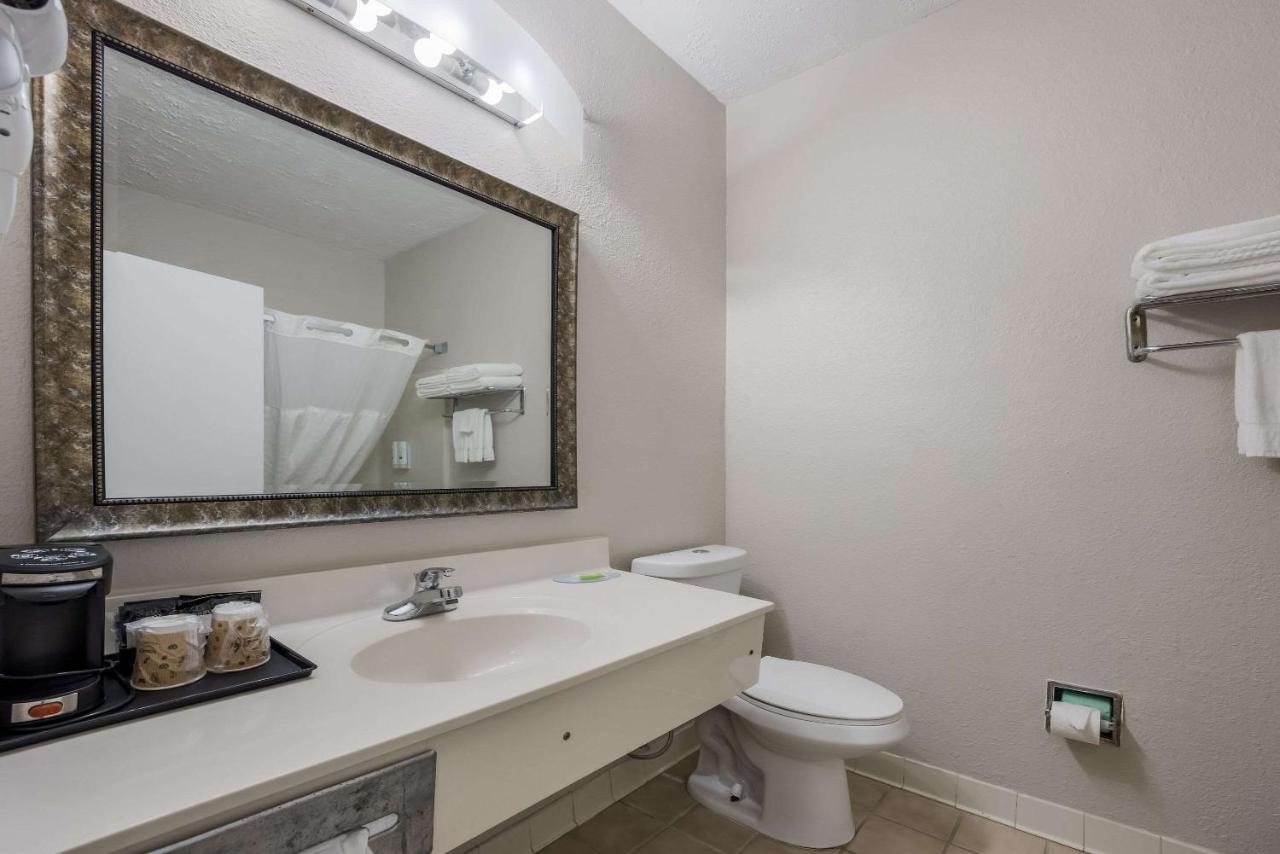 Quality Inn Moultrie Exterior photo